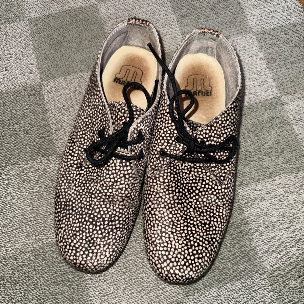 Maruti Women Leather With Fur Polka Dot Lace Up Shoes